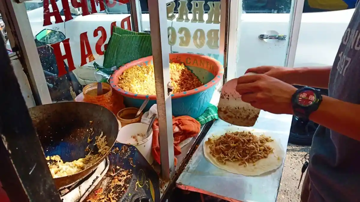 Lumpia Basah di Bogor, Isiannya Pakai Bengkuang
