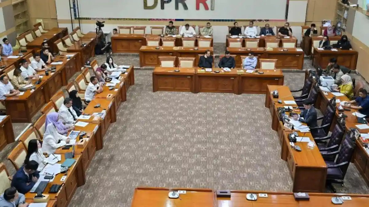 Hotman Paris Pertanyakan Logika Tuntutan Hukuman Mati Terhadap ABK yang Baru Tiga Hari Kerja