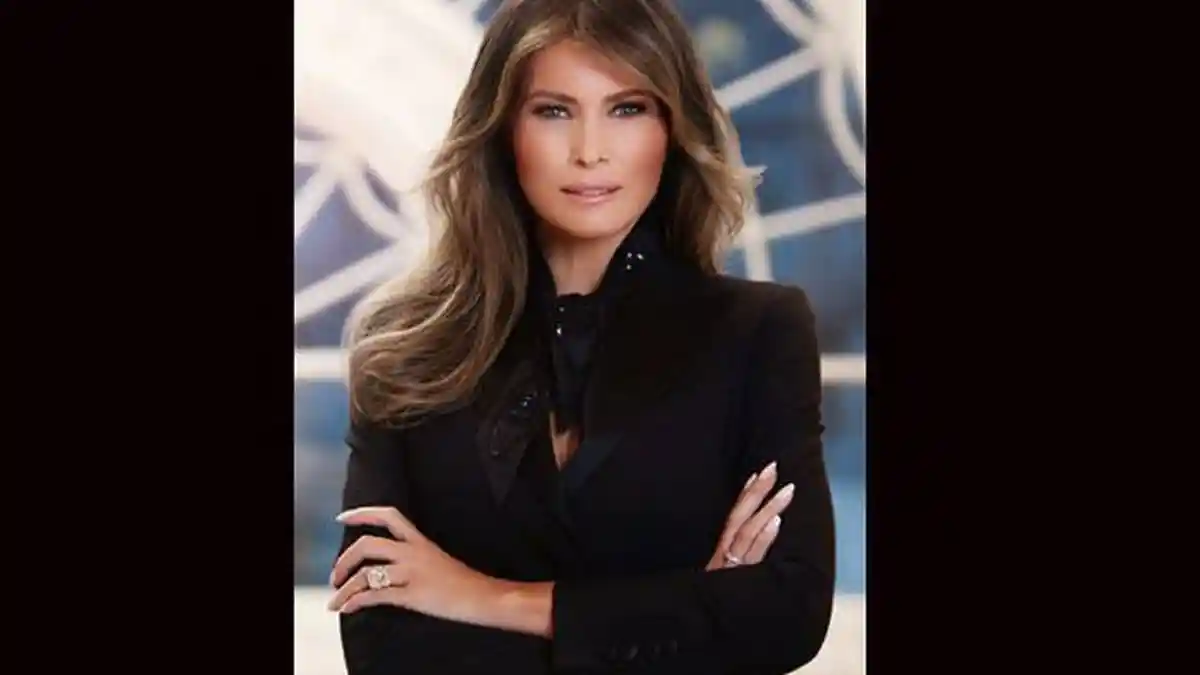 'Rahasia' di Balik Foto Resmi Melania Trump, Ini yang Disoroti Netizen