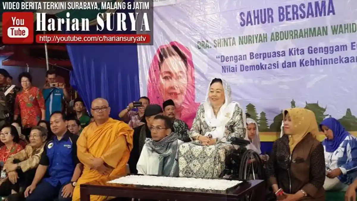 Ketika Istri Gus Dur Ikut Sahur Bareng di Kelenteng Teng Swie Bio