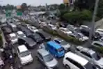 macet-di-simpang-gadog_20171231_112657.jpg