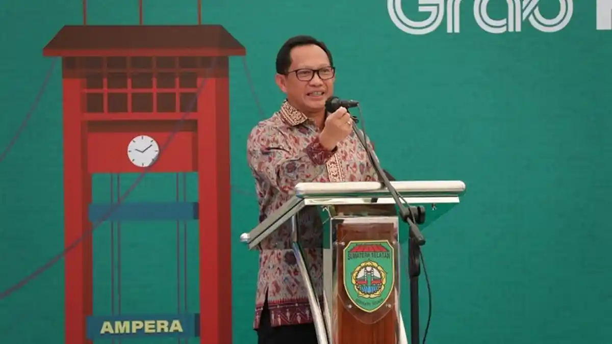Mendagri Muhammad Tito Karnavian Ajak Masyarakat tak Ragu Divaksin Covid-19