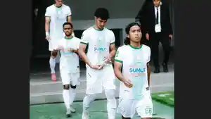 Pemain-PSMS-Medan-memasuki-lapangan-pertandingan-ketika-menghadapi-Persiraja-Banda-Aceh.jpg