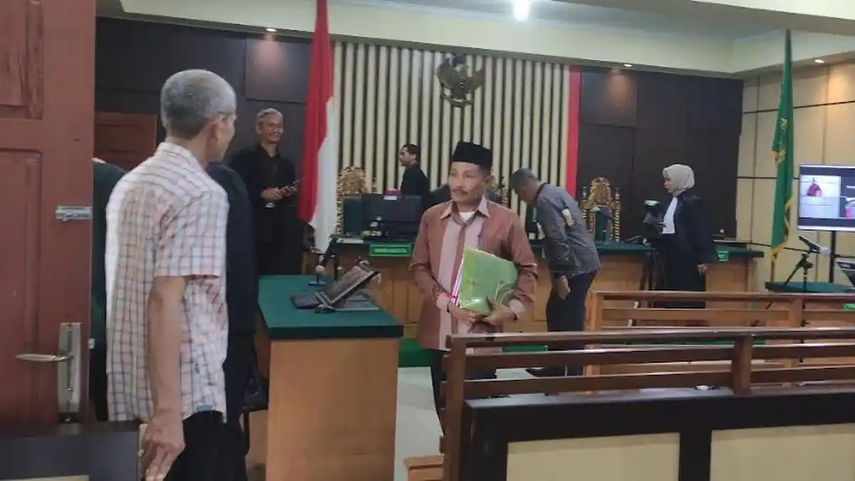 Sidang Kasus Suap RAPBD Jambi: M Juber Menangis Minta Maaf di Persidangan, Mengaku Bersalah