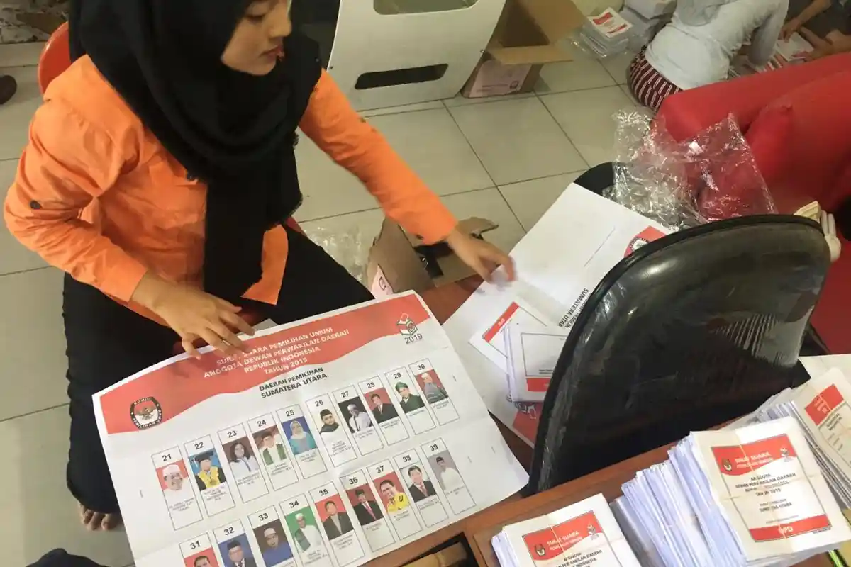 Senjata Rahasia KPU untuk Mengungkap Surat Suara Dicoblos di Selangor & Perludem Beber Keganjilan