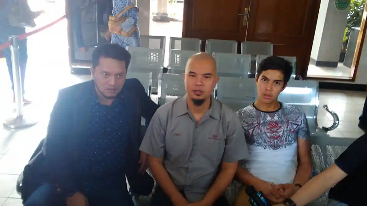 Boyong El, Ahmad Dhani: Dia Sekalian Belajar Duduk di Kursi Pengadilan