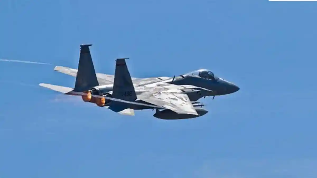 Sedang Berlatih, Jet Tempur F-15S Arab Saudi Jatuh, Pilot dan Kru Selamat
