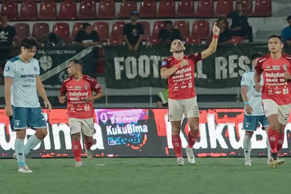 Klasemen Liga 1 Indonesia Terbaru Persib Tempel Borneo FC di Puncak, Bali United Intai Runner Up