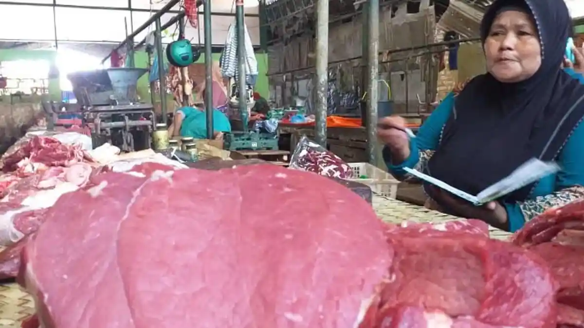 Alasan Warga Sumenep Pertahankan Tradisi Menyembelih Sapi Besar Dua Hari Jelang Lebaran 