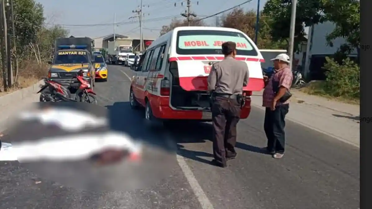Hindari Tossa, Dump Truk Tabrak Motor, Dua Pengendara Tewas di Pantura Gresik