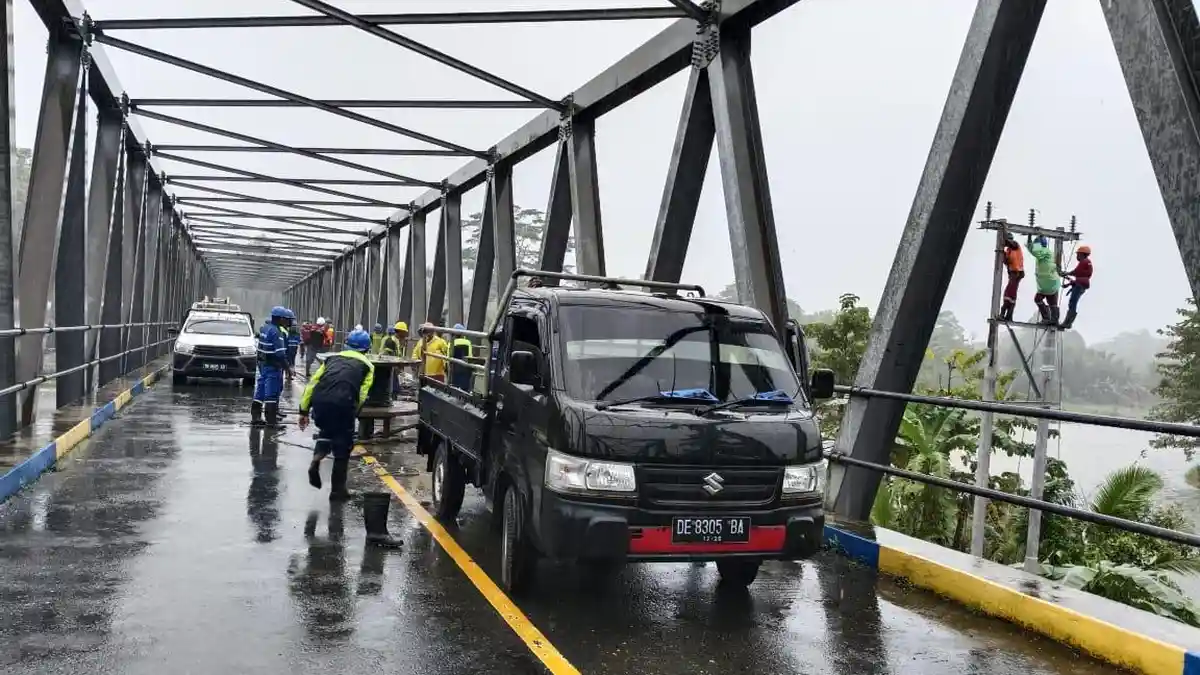 PLN UP3 Masohi Berhasil Pulihkan Listrik 100 Persen pada Penyulang Tamilouw