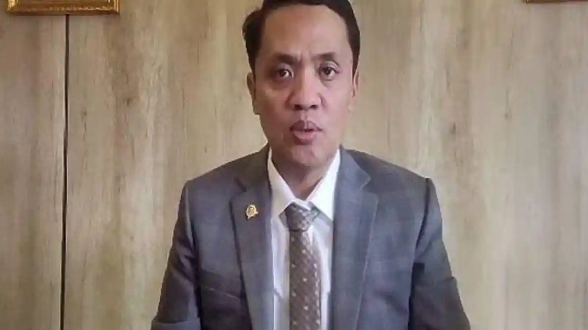 Sosok Habiburokhman Anggota DPR RI yang Dilempari Botol Hingga Diteriaki Massa Saat Temui Pendemo 