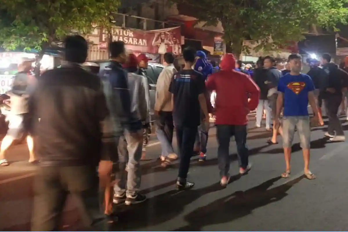 Keributan di Dinoyo Picu Kemacetan Panjang