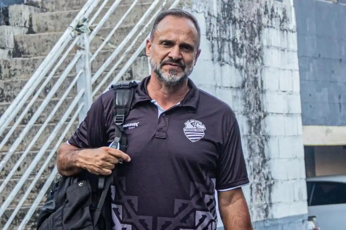 Sosok Wagner Lopes: Pelatih PSS Sleman yang Potensi Didepak Out, Borneo FC & Bali United Aktornya?