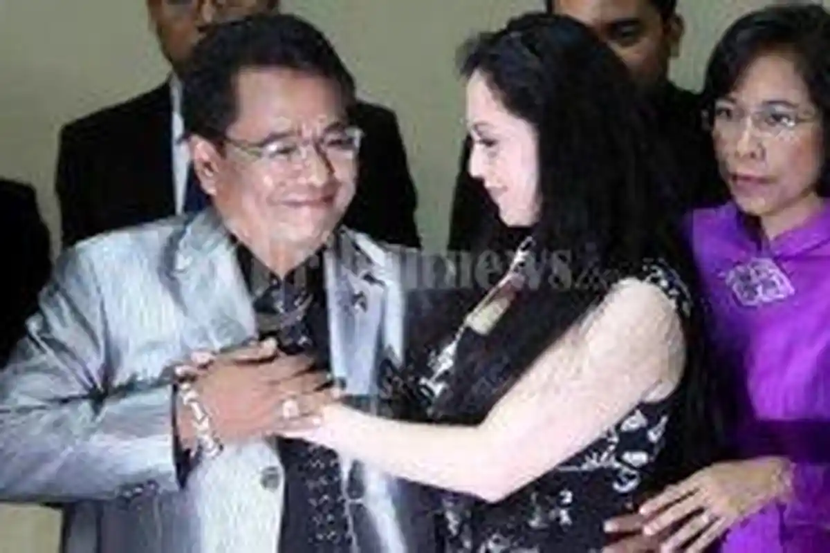 6 Tahun Jalinan Asmara Terlarang Hotman Paris- Meriam Bellina, Berawal Dari Tantangan Sang Asisten