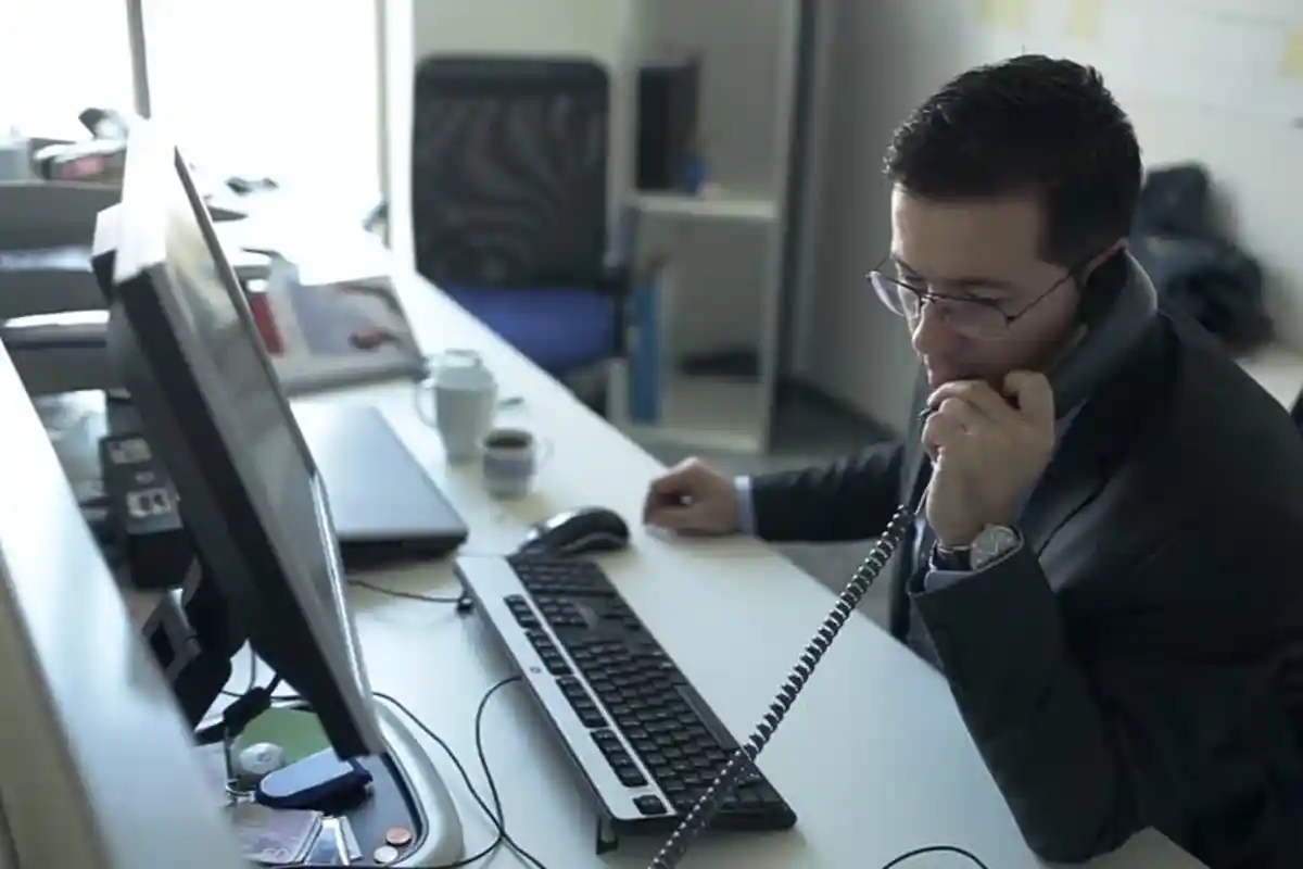 Waspada! 5 Hal Berikut Harus Kamu Ingat Saat Pakai Komputer Kantor!