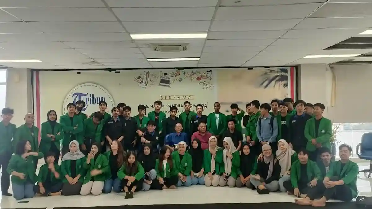 Ngintip Dapur Redaksi Tribun Timur, Mahasiswa Unimerz Belajar Jadi Wartawan