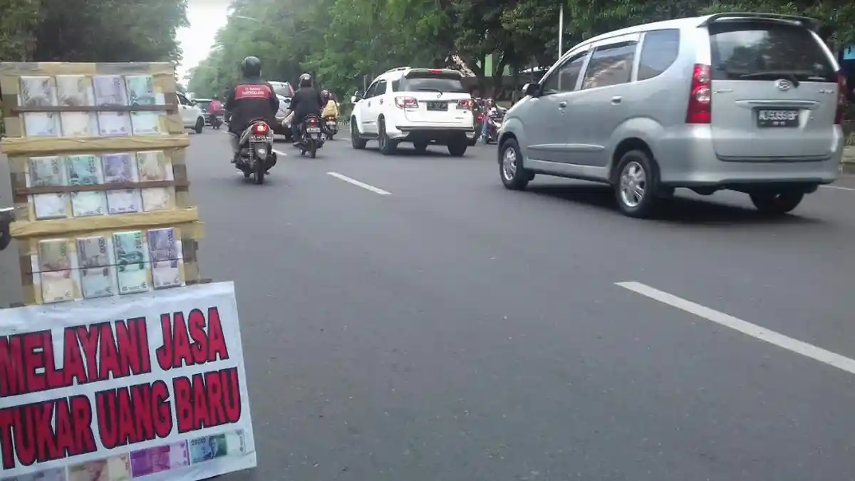 Pemkot Solo Melarang Adanya Jasa Penukaran Uang di Pinggir Jalan