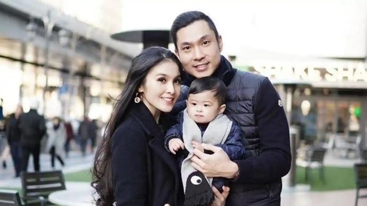 Lihat Reaksi Lucu Raphael Moeis Saat Dibilang Mirip Shinchan oleh sang Ayah