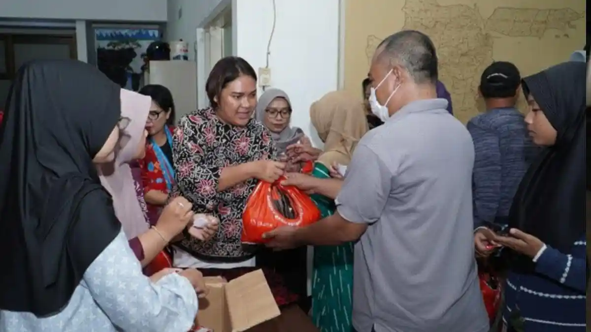 Ramadan Penuh Kebersamaan, PDIP Jatim Hadir dengan Aksi Sosial