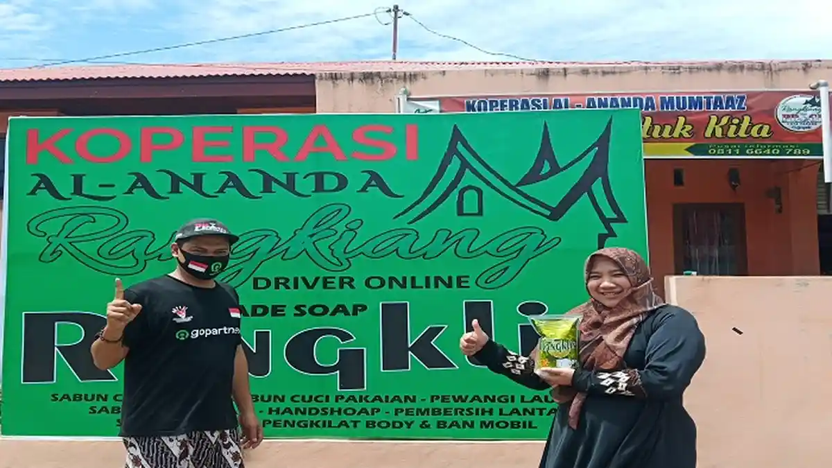Terdampak Covid-19, Driver Ojol Kota Padang Hasilkan Produk Sabun Cuci Merek Rangklin