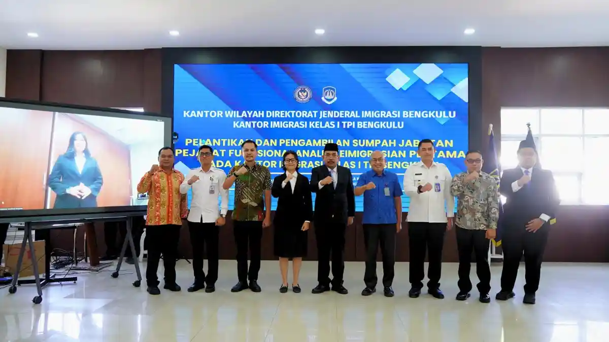 2 Pejabat Fungsional Dilantik, Kakanwil Imigrasi Bengkulu Tekankan Integritas dan Profesionalisme!