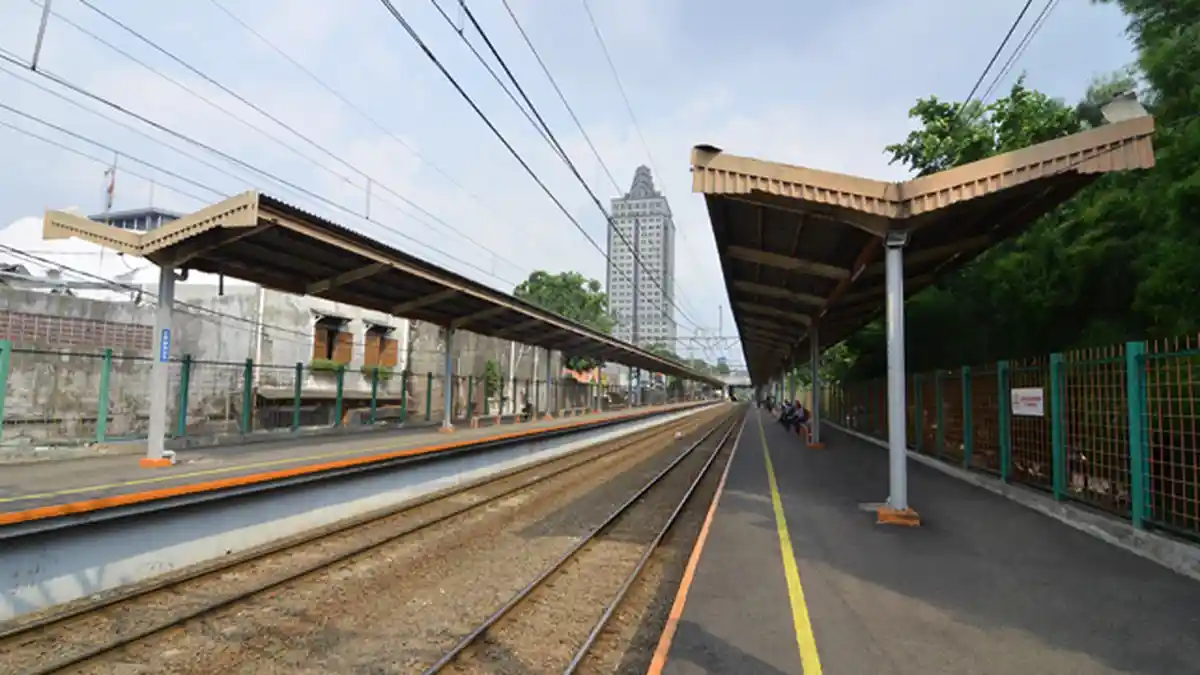 Rel Patah di Cawang Sudah Selesai Diperbaiki, Kecepatan KRL Commuter Kembali Normal