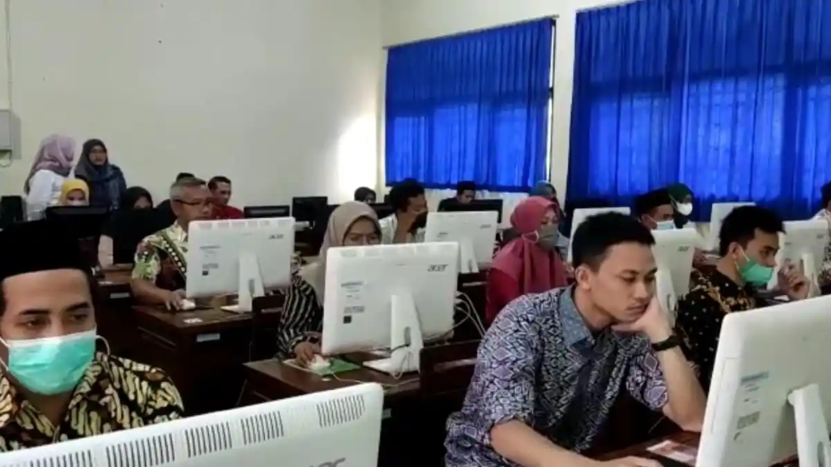 349 Calon Panwascam Bawaslu Jepara Ikuti CAT