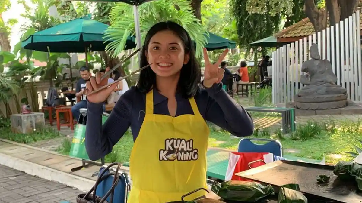 Melati Eks JKT48 Jualan Nasi Bakar karena Ditinggal Kekasih