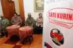 Jokowi Dikawal Dua Linmas Berbadan Kurus