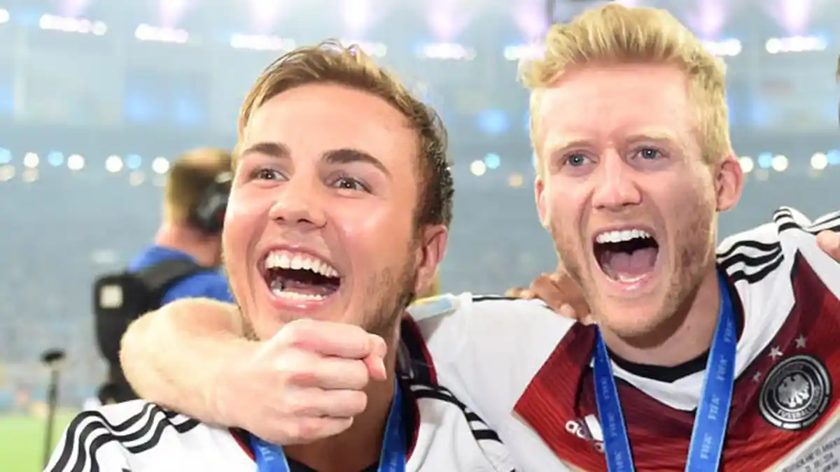 Andre Schurrle dan Mario Gotze Masih Manfaatkan Liburan di Pantai