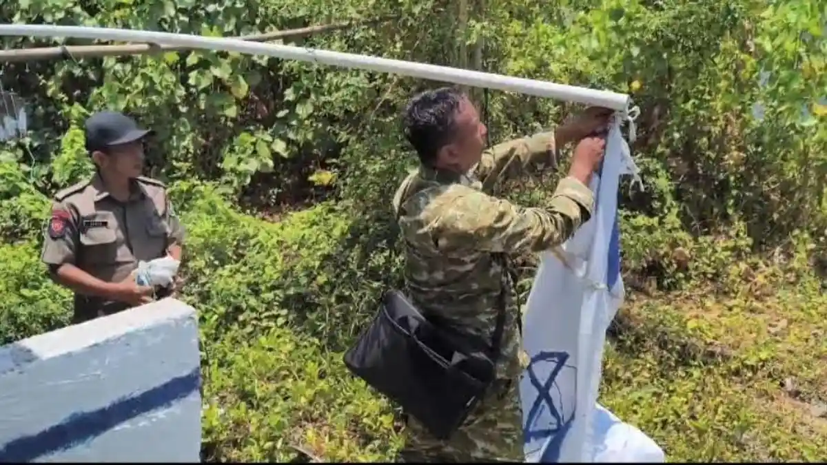 Heboh Kain Menyerupai Bendera Israel Dipasang Warga Desa Made Lamongan ...