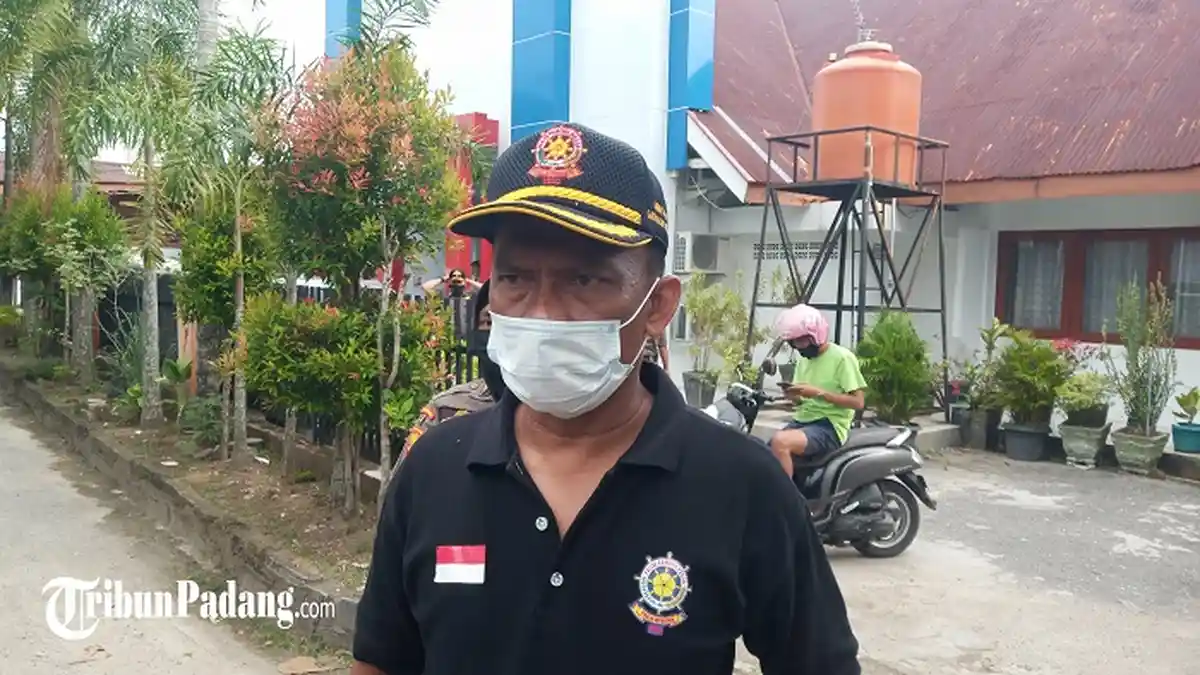 20 Pedagang Ditertibkan saat Libur Lebaran di Pantai Padang, Edrian Edwar: Sudah Tegur dan Bongkar