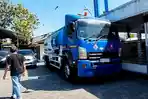 Truk-tangki-yang-diparkir-di-halaman-masjid-Satlantas-Polres-Jember.jpg