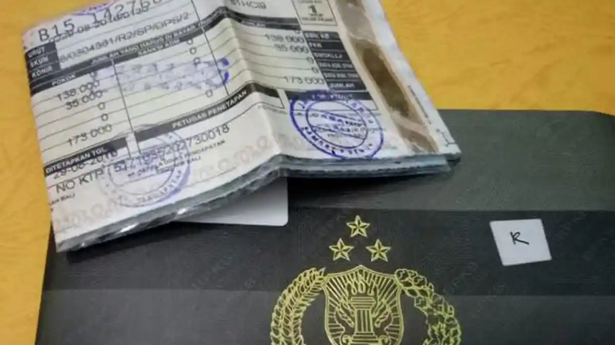 Aturan Terbaru, Motor dan Mobil akan Ditempel Stiker Hologram Lengkap dengan QR Code