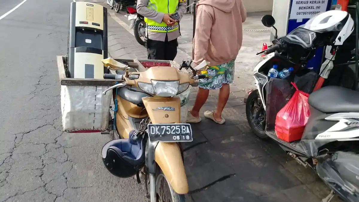 DIDUGA BOM! Koper Milik Pemulung Sempat Gemparkan Warga Denpasar, Langsung Diamankan Aparat!