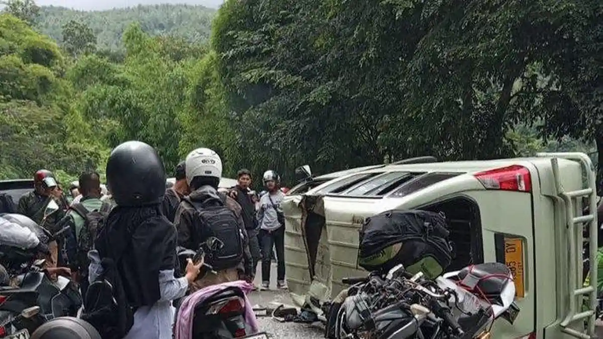 Kronologi Kecelakaan Beruntun di Leles Garut, Angkot Seruduk 5 Motor dan Satu Mobil