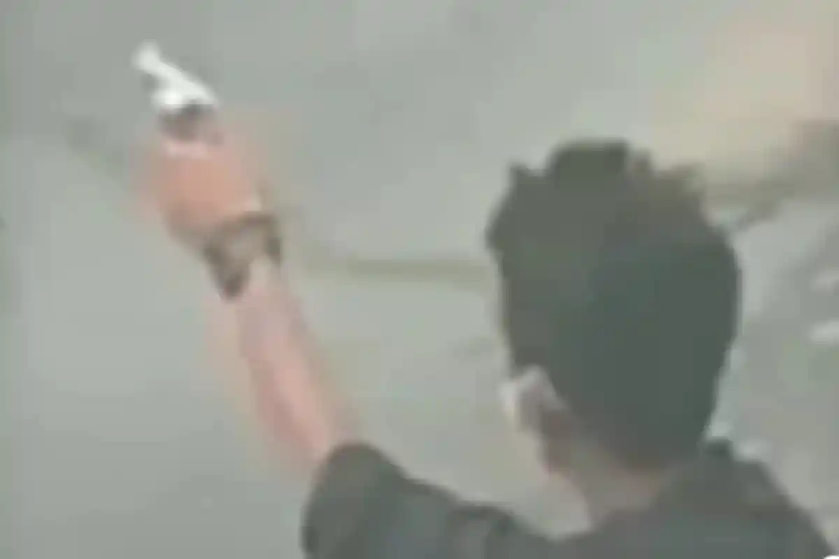 Perampok Berpistol Beraksi di Cipayung, Pelayan Minimarket Pasrah Ditodong Senjata Api dan Bensin