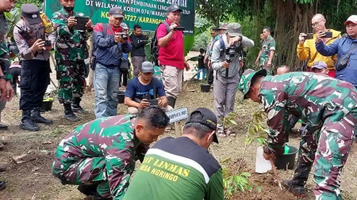 Bantaran Sungai Bengawan Solo Ditanami 10 Ribu Bibit Pohon, Termasuk Wilayah Karanganyar