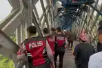 bunuh-diri-di-jembatan-cirahong-ciamis-2252026-pagi.jpg