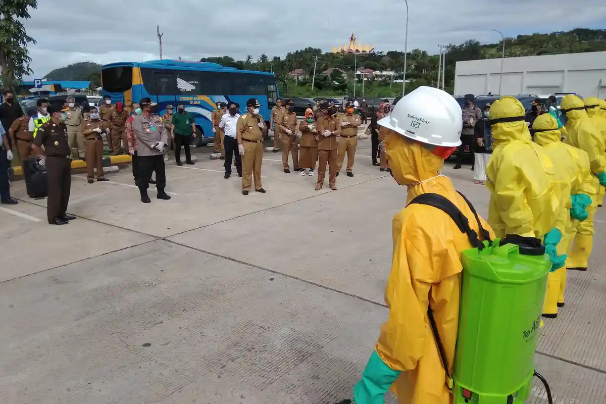 Tinjau Pelabuhan Bakauheni, Gubernur Arinal Minta Perantau Tidak Pulang ke Lampung: Ojo Muleh Yo