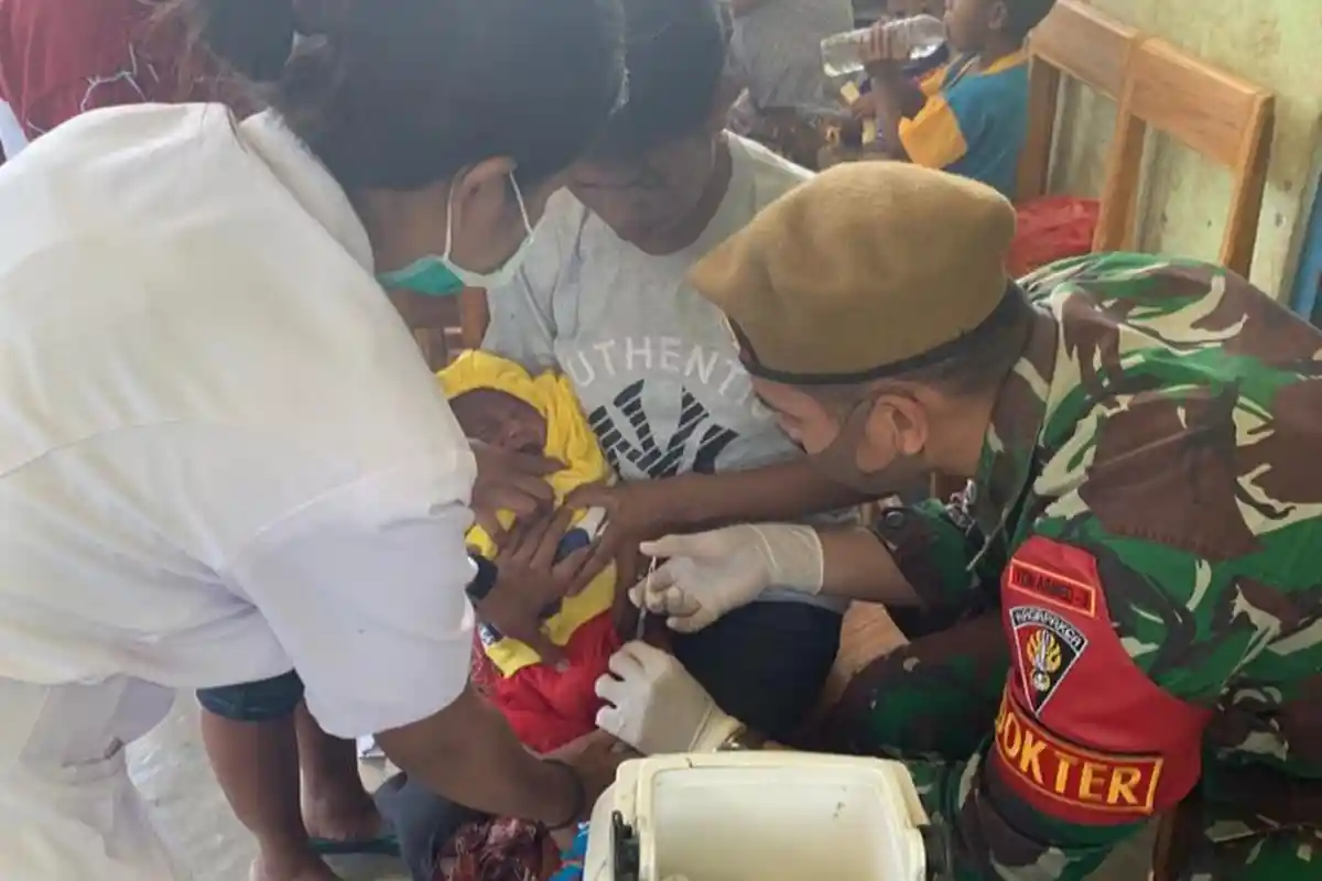 Dokter TNI Lakukan Pelayanan Kesehatan di Perbatasan RI-RDTL