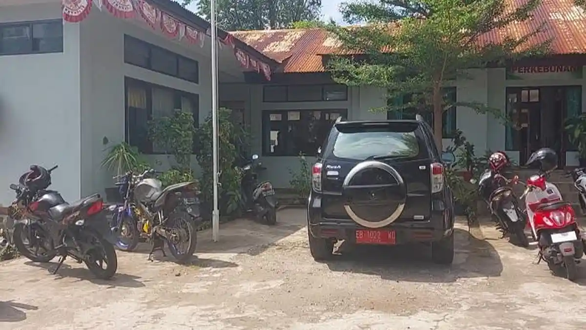 2.859 Tenaga Kontrak di Flores Timur Diberhentikan, Kantor Dinas Sepi