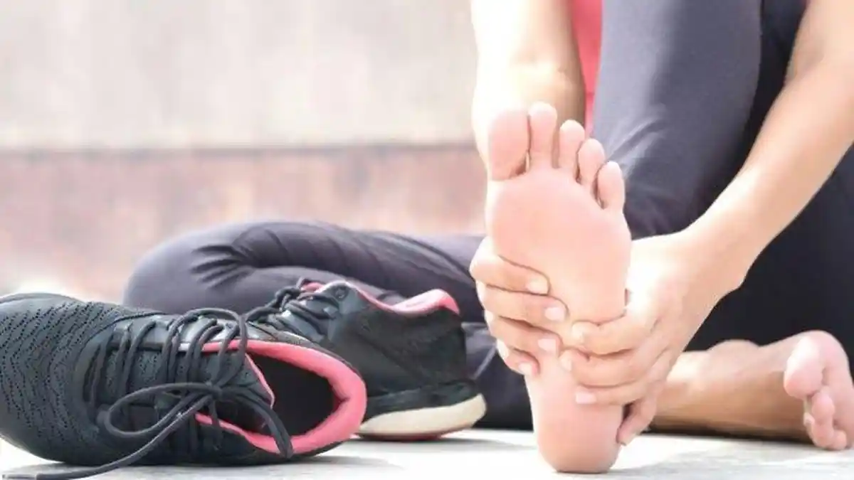 Seperti Rematik, Gejala Asam Urat Tinggi Bukan Cuma Nyeri di Lutut, Jempol Kaki