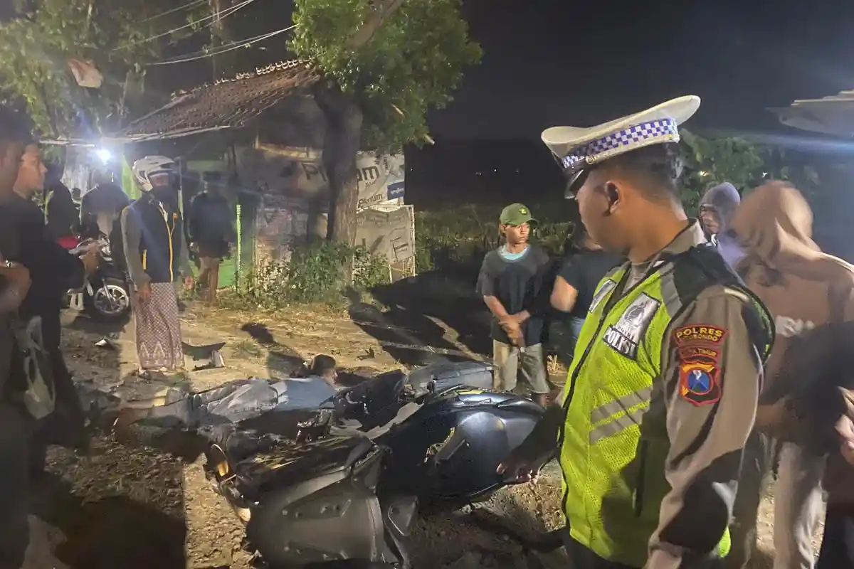 Kecelakaan di Situbondo, Motor Adu Moncong dengan Mobil, 3 Orang Dilarikan ke Rumah Sakit