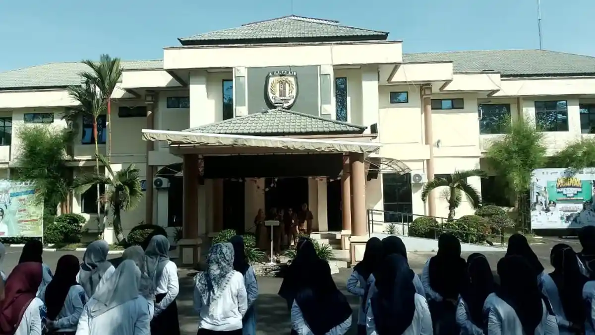 Program Sekolah Berbahasa Inggris Berlanjut, 75 Guru HST Jalani Outing Class