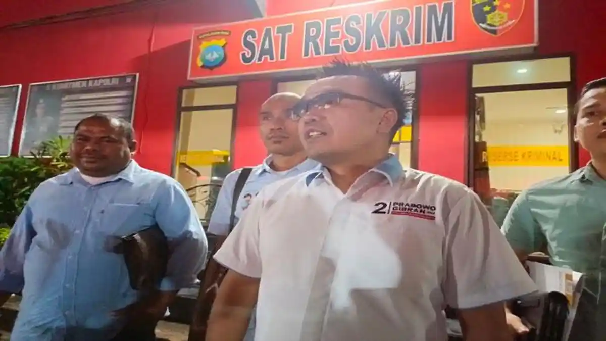 BREAKING NEWS - TKD Prabowo Gibran Laporkan Bawaslu Soal Copot Spanduk di Welcome to Batam