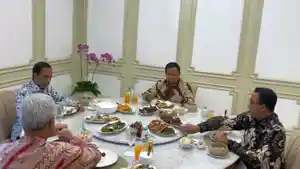 jokowi-makan-bareng-3-capres.jpg