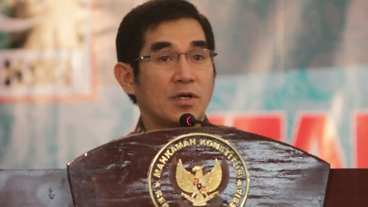 Eks Ketua MK Tidak Setuju Pilkada Ditunda