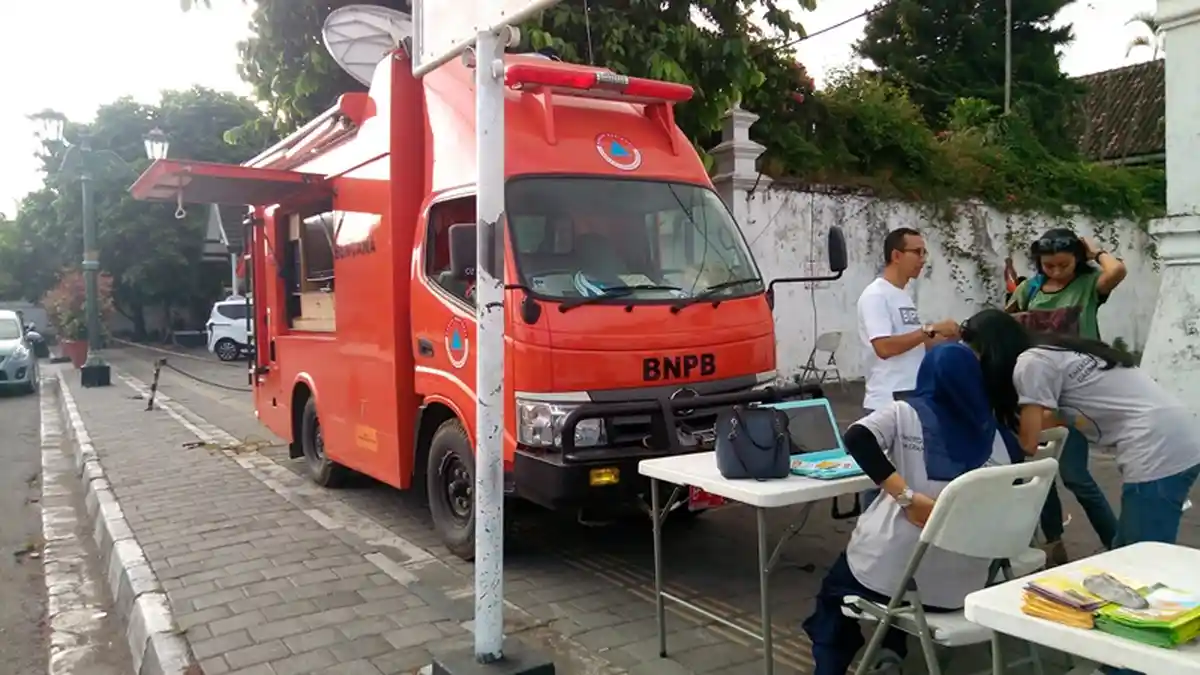 Sosialisasi Call Center Pusdalops BPBD DIY di Alun-alun Kidul